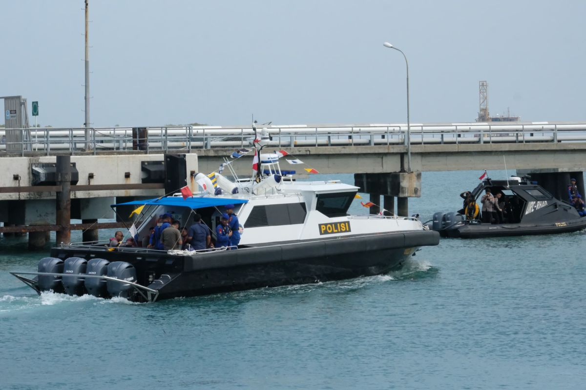 Speed Boat Patroli Teknologi Modern