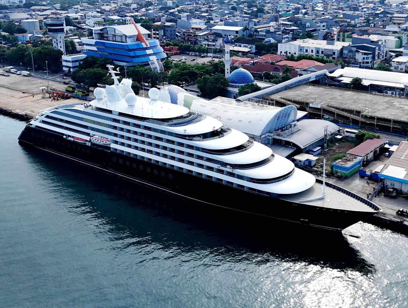 Scenic Eclipse: Kapal Pesiar