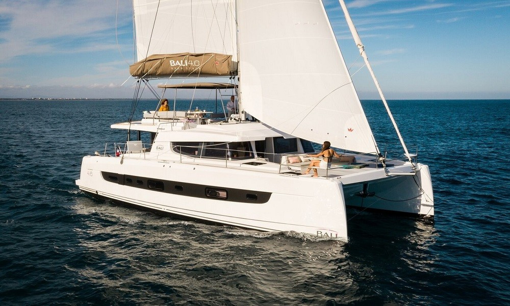 Kapal Catamaran Pribadi